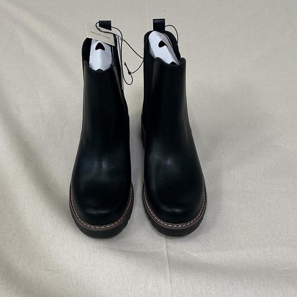 Universal Thread black Chelsea boots